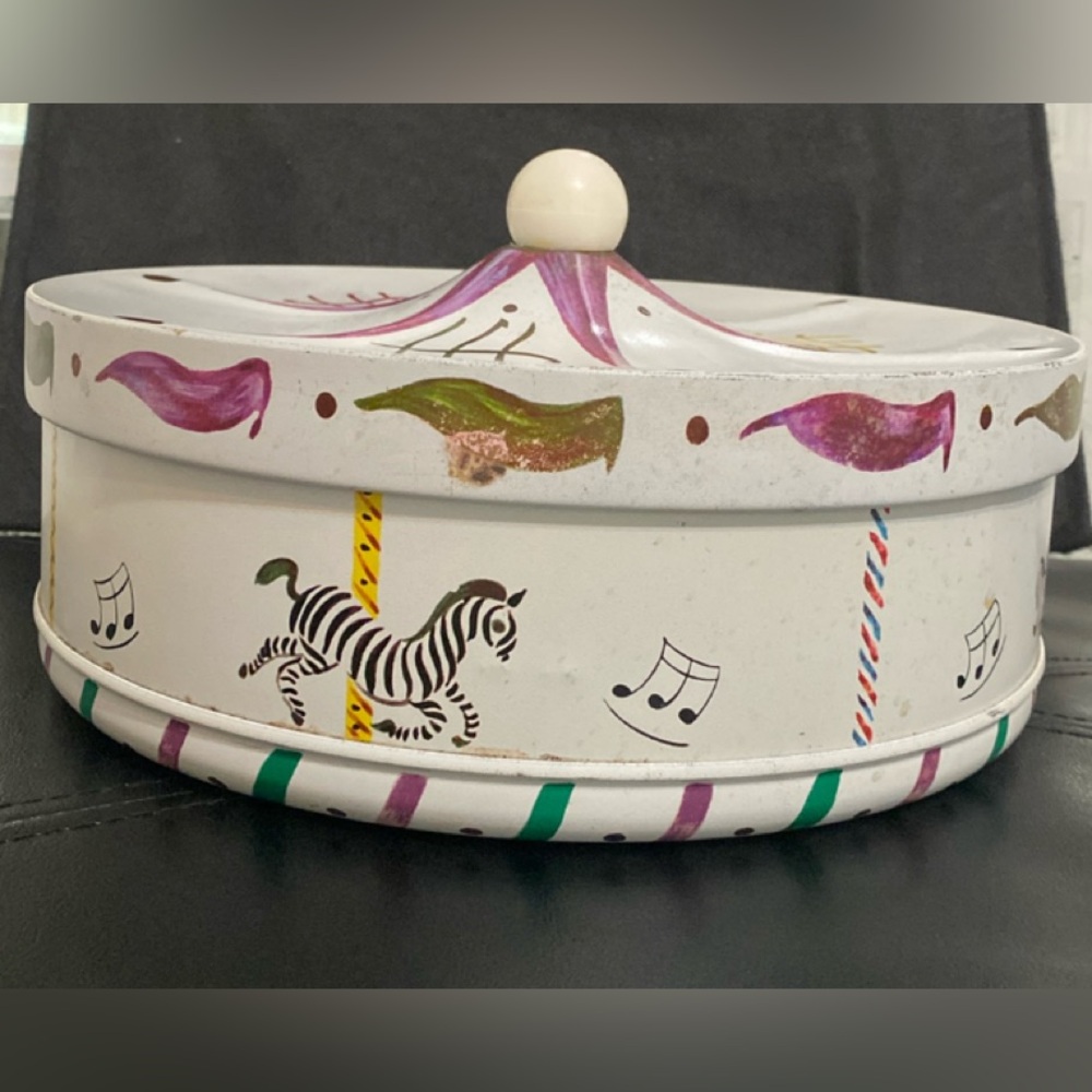 Vintage Merry Go Round Carousel Cookie Tin Horses Frenchtown N.J. by Guildcraft